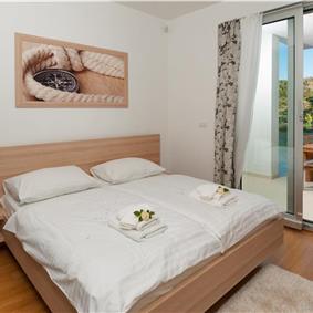 5 bedroom villa with heated infinity pool and sea views near Milna, Brac Island, sleeps 10